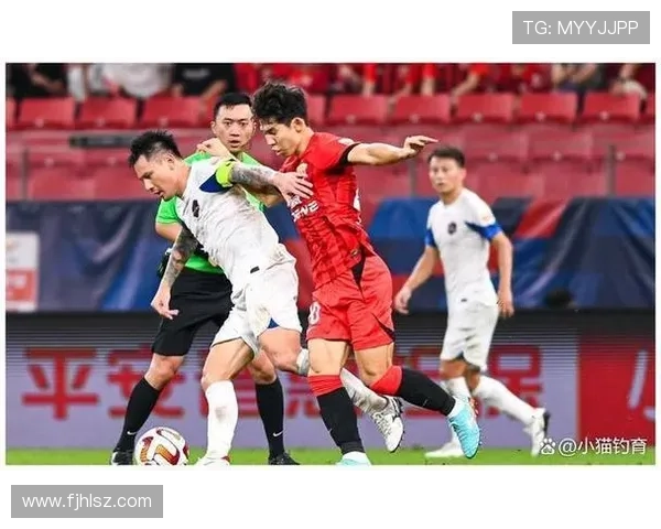 香港足球明星队疑似放水引发热议球迷怒斥诚信缺失与比赛公正性受损 香港足球明星队疑似放水引发热议球迷怒斥诚信缺失与比赛公正性受损