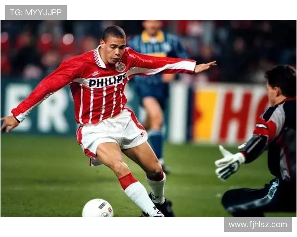 足球明星小罗纳尔多摆件的魅力与收藏价值探讨