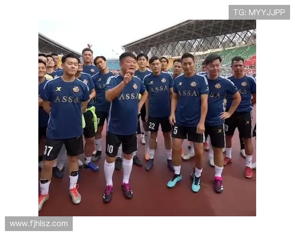 足球明星的儿女们同框大赏展现运动世家的风采与魅力