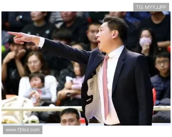 成都篮球队在杯赛积分榜上以58分稳居第一名展现强劲实力 成都篮球队在杯赛积分榜上以58分稳居第一名展现强劲实力